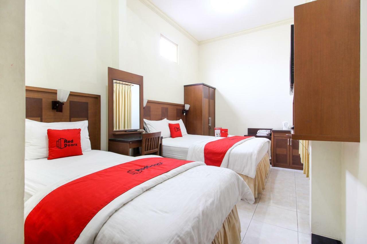 Hotel Reddoorz Plus @ Tegal Panggung Jogyakarta Zewnętrze zdjęcie