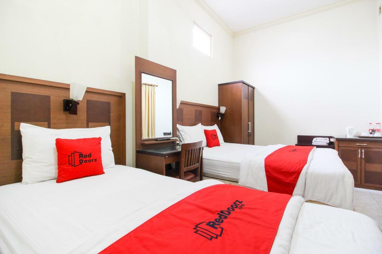 Hotel Reddoorz Plus @ Tegal Panggung Jogyakarta Zewnętrze zdjęcie